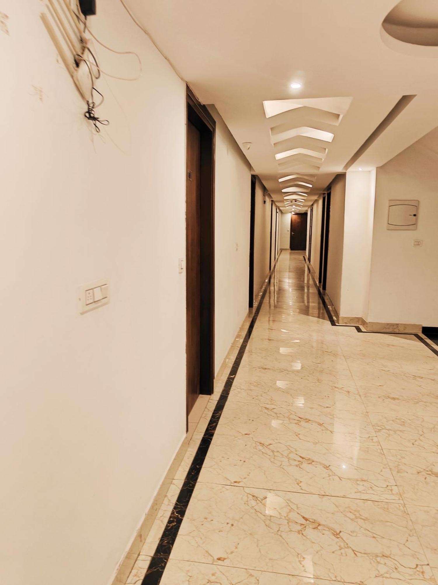 Hotel Le Mount Plaza Near Igi Airport Delhi New Delhi Eksteriør billede